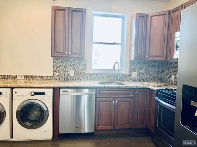 225 Riverview Place - Photo 1