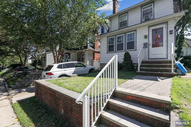 216 Pierrepont Avenue - Photo 1
