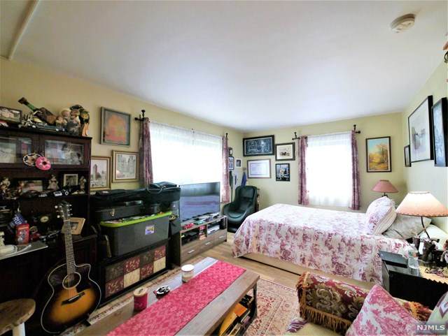 411 Park Place - Photo 1