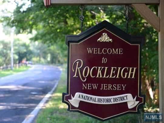 32 Rockleigh Road - Photo 1