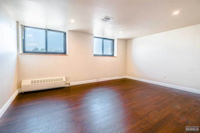 32 Ames Avenue - Photo 1