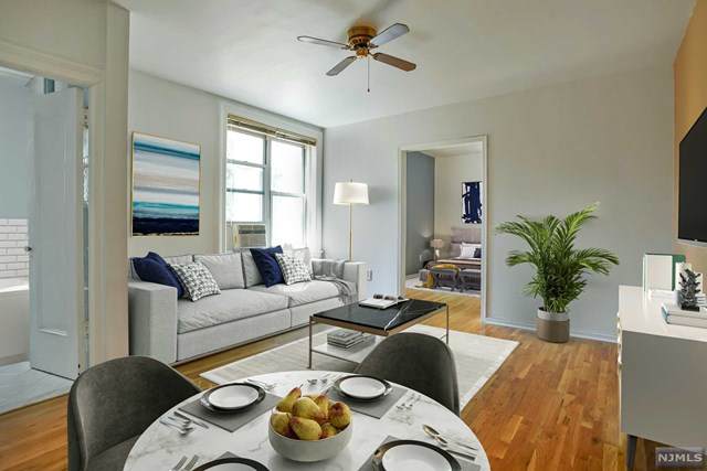 920 Hudson Street - Photo 1