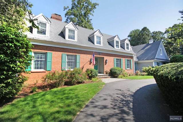 372 Lakeview Drive - Photo 1