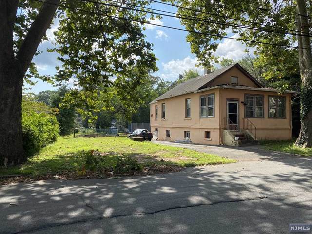 490 Summit Street - Photo 1