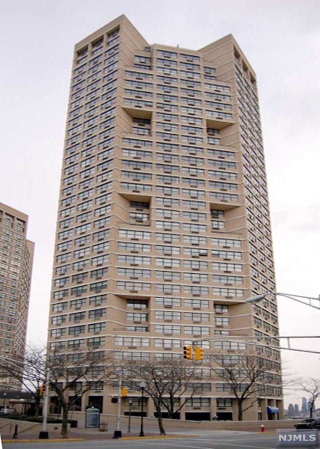 7004 Boulevard East - Photo 1