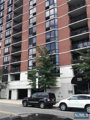 700 Grove Street - Photo 1
