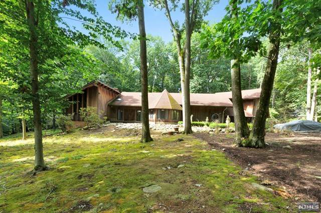 10 Rock Ledge Road - Photo 1