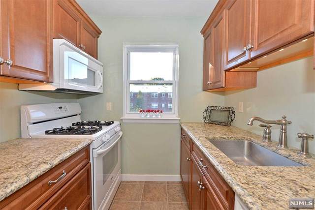 79 Regency Park - Photo 1