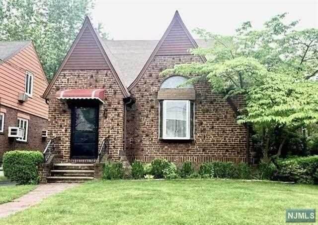 121 Oakdene Avenue - Photo 1