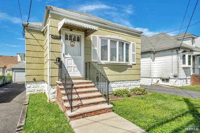 717 5th Street - Photo 1
