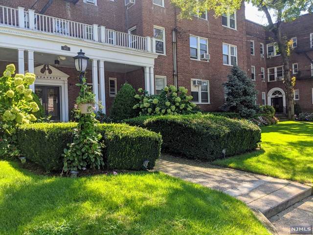 975 Teaneck Road - Photo 1