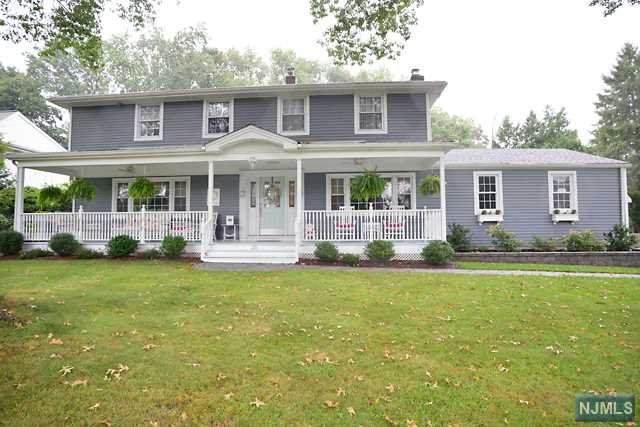 25 Lincoln Terrace - Photo 1