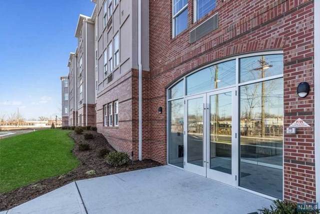 500 Van Bussum Avenue - Photo 1