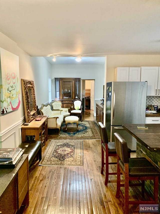 129 Malcolm Avenue - Photo 1