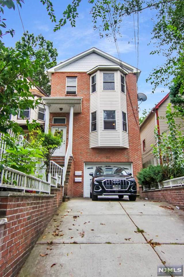 233 Duncan Avenue - Photo 1