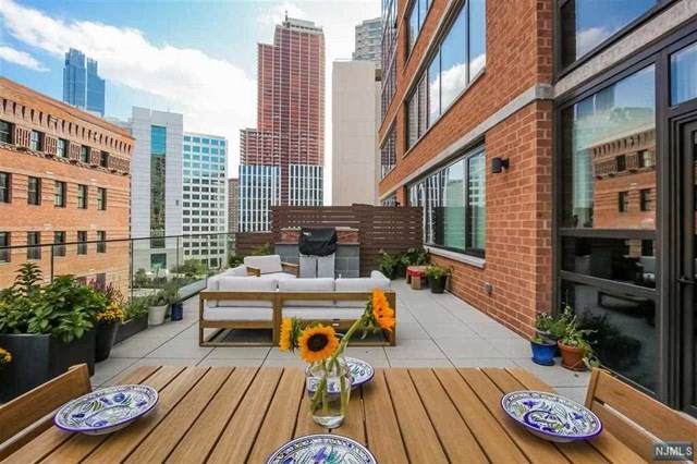 10 Provost Street - Photo 1