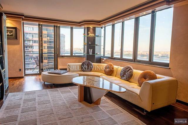 100 Carlyle Drive - Photo 1