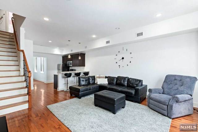 39 Thomas Street - Photo 1