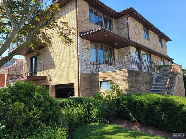 419 Myrtle Avenue - Photo 1