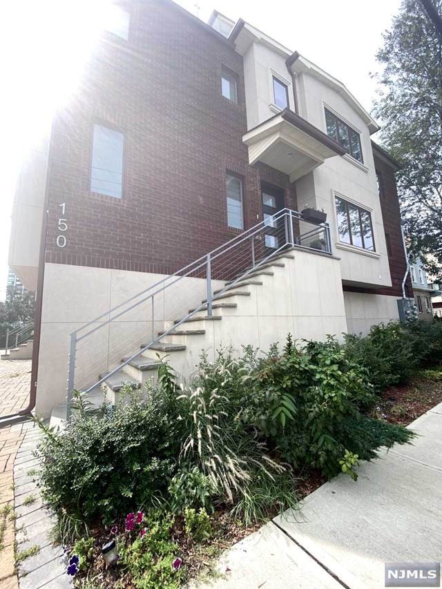 150 Cedar Street - Photo 1