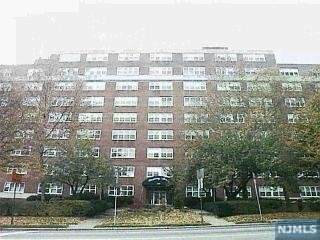 926 Bloomfield Avenue - Photo 1
