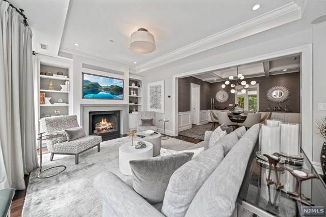 4 Cambridge Way - Photo 1