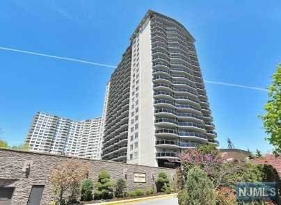 2077 Center Avenue - Photo 1
