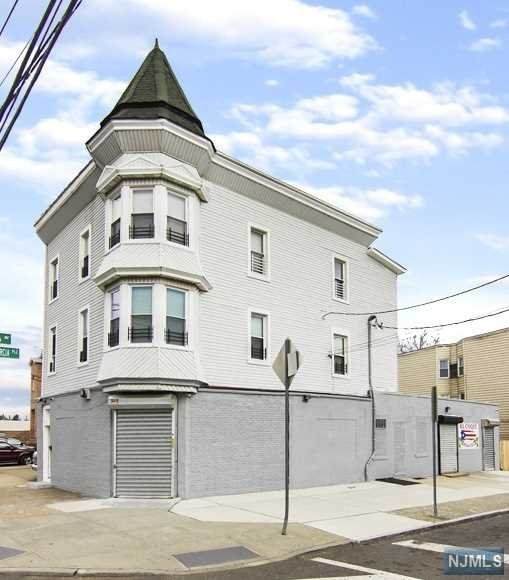 851 Summer Avenue - Photo 1