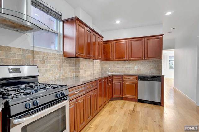 178 Palisade Avenue - Photo 1