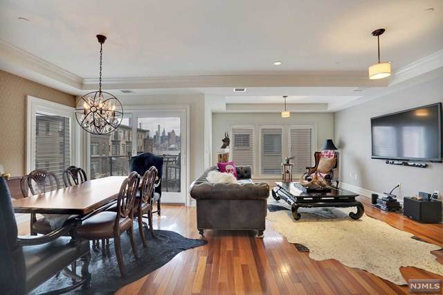 31 Eton Row - Photo 1