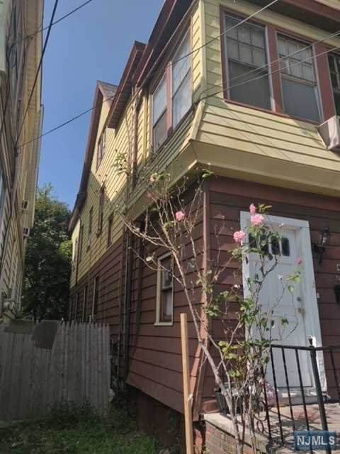 492-494 26th Street - Photo 1