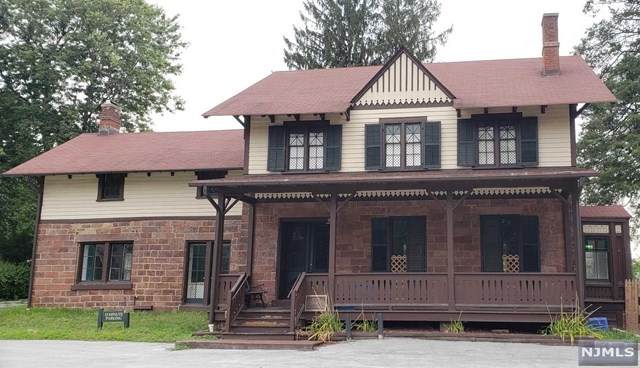 91 Clinton Avenue - Photo 1
