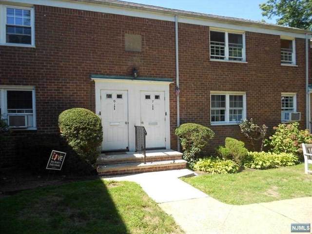 100 Huguenot Avenue - Photo 1