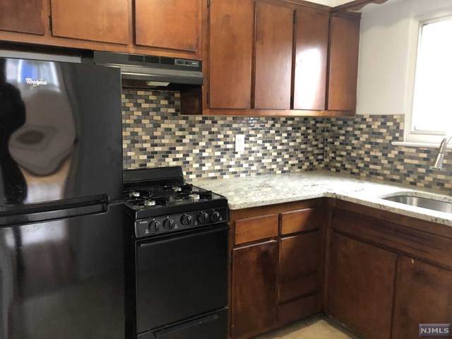1599 Bergen Boulevard - Photo 1