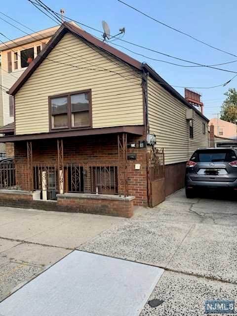 17 Kossuth Street - Photo 1