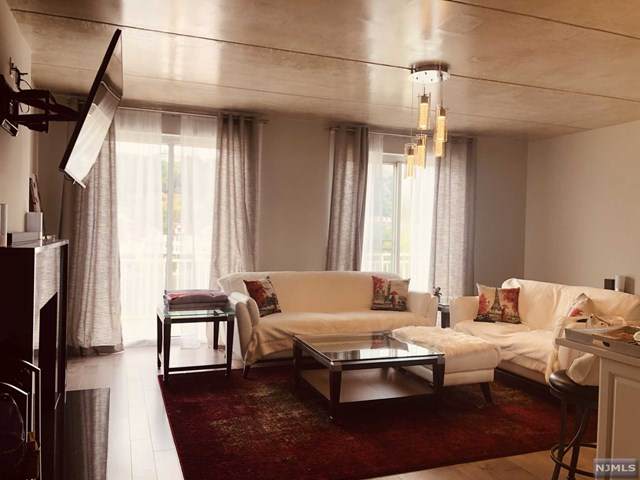 1055 River Road - Photo 1