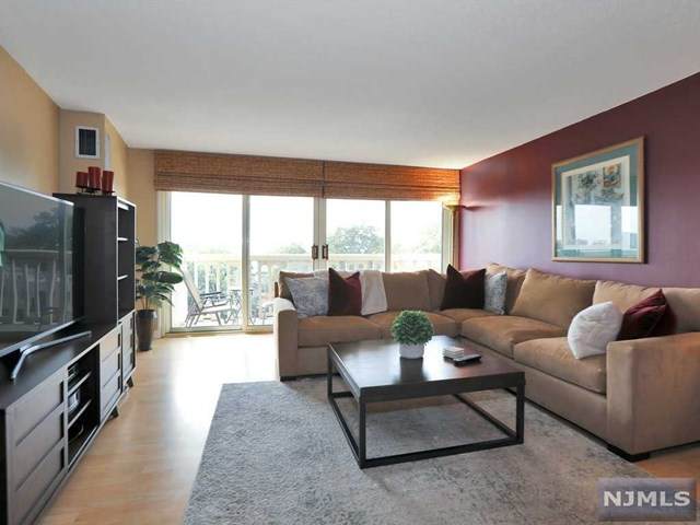 555 North Avenue - Photo 1