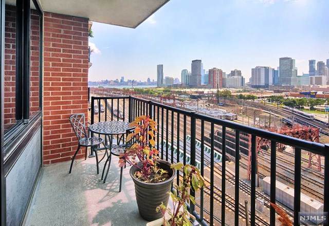 700 Grove Street - Photo 1