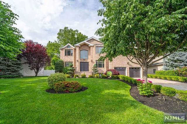 135 Thomas Drive - Photo 1