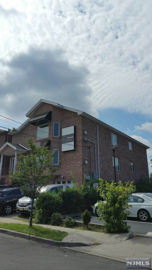 12 Ruby Avenue - Photo 1