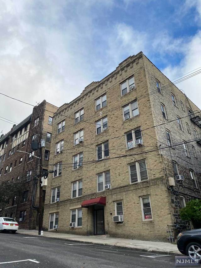 34 74th Street - Photo 1
