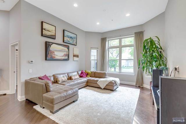 15 Warren Street - Photo 1