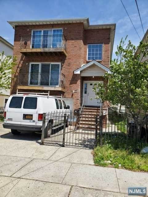 190 Emmet Street - Photo 1