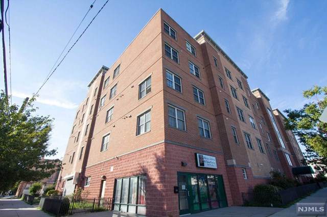 1209 Summit Avenue - Photo 1