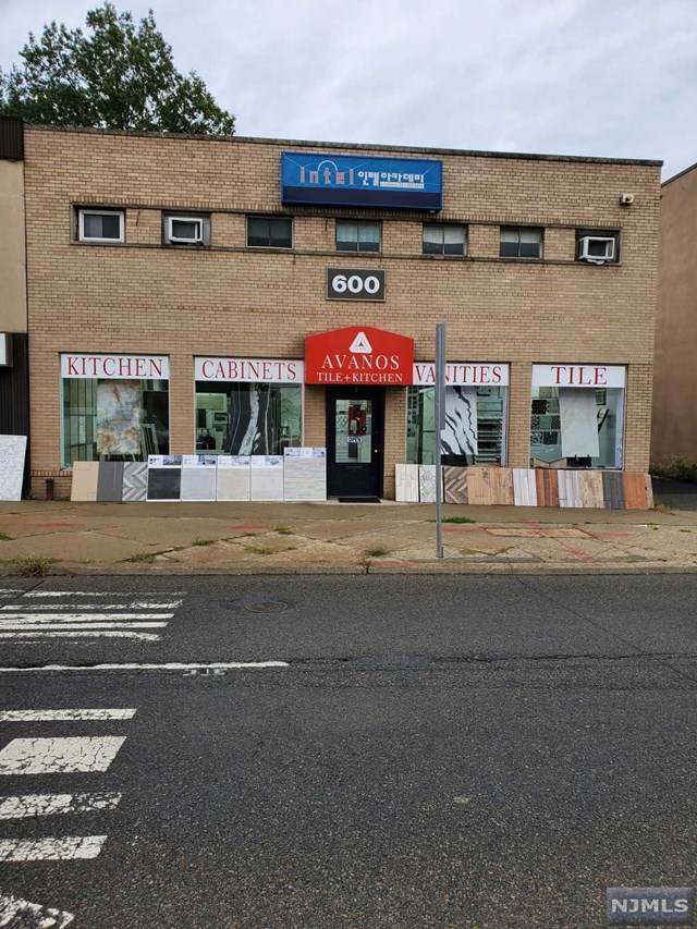 600 Broad Avenue - Photo 1