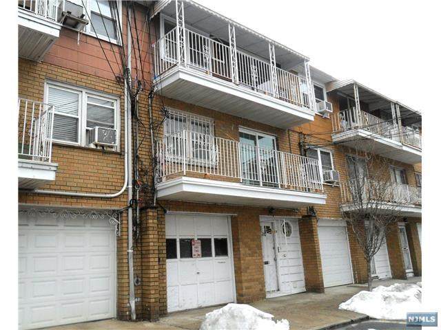 4013 Hudson Avenue - Photo 1