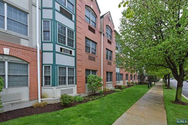 323 Willow Street - Photo 1