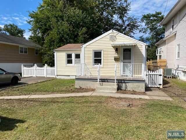 630 Harvard Street - Photo 1