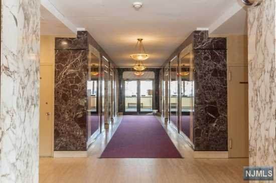 555 North Avenue - Photo 1