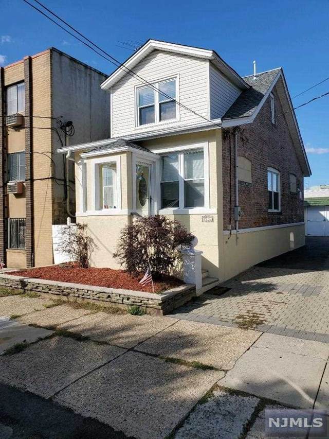 1526 41st Street - Photo 1